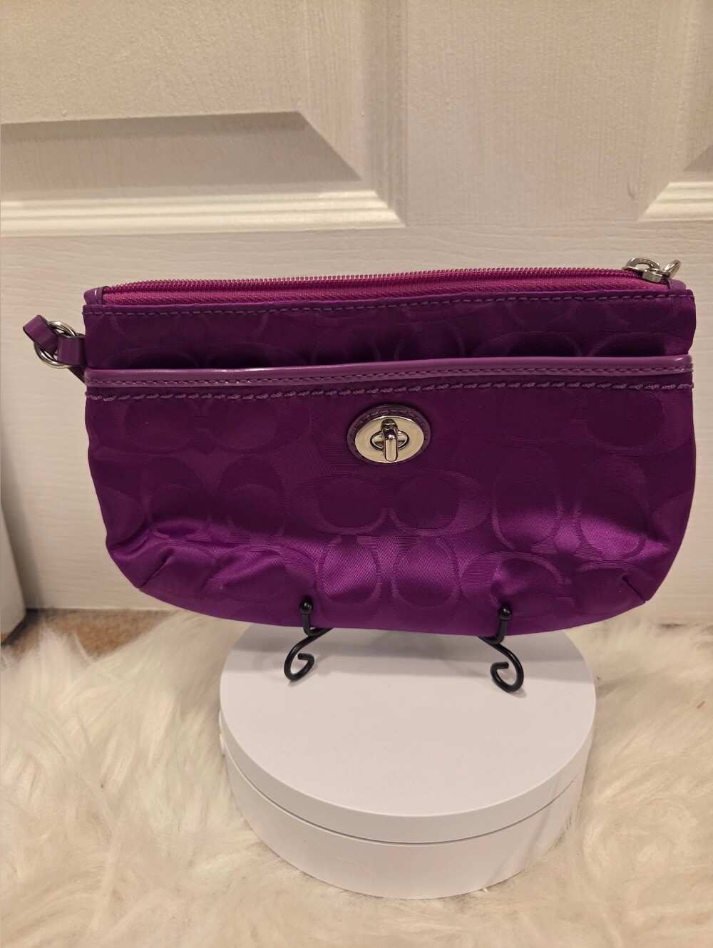 Coach EUC Purple Signature C -Pattern Wristlet